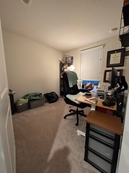 Building Photo - 6042 Cutwater Cir