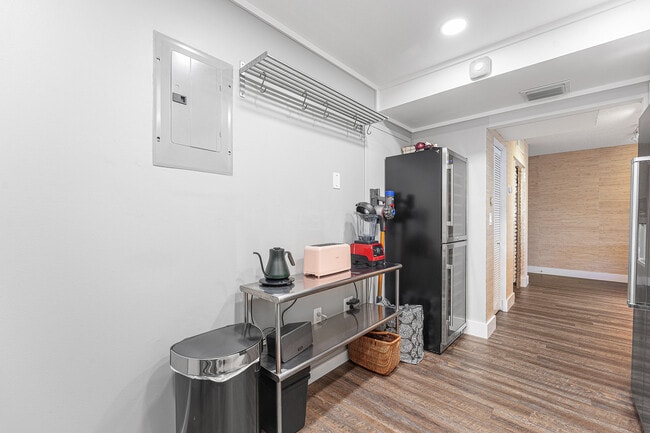 Building Photo - 3450 S Ocean Blvd