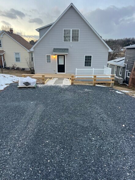 Building Photo - 635 D St