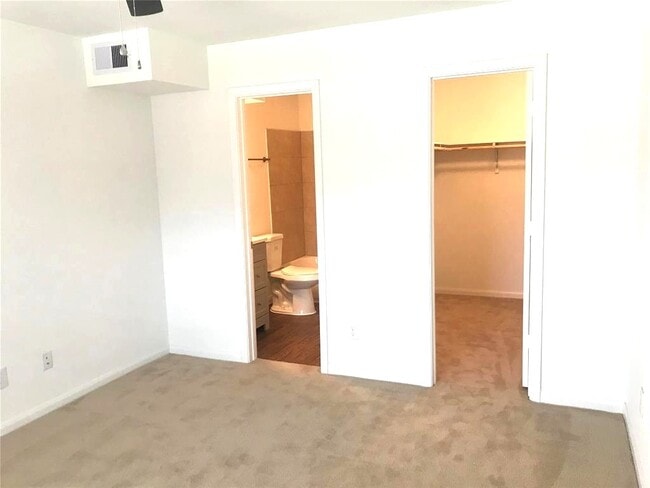 Building Photo - 2750 Holly Hall St
