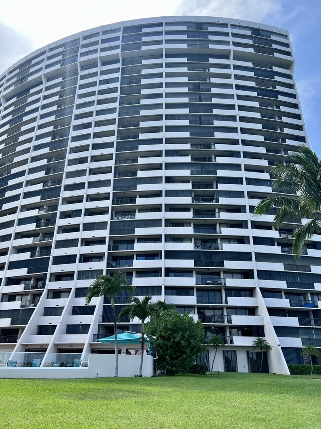 Building Photo - 5200 N Flagler Dr