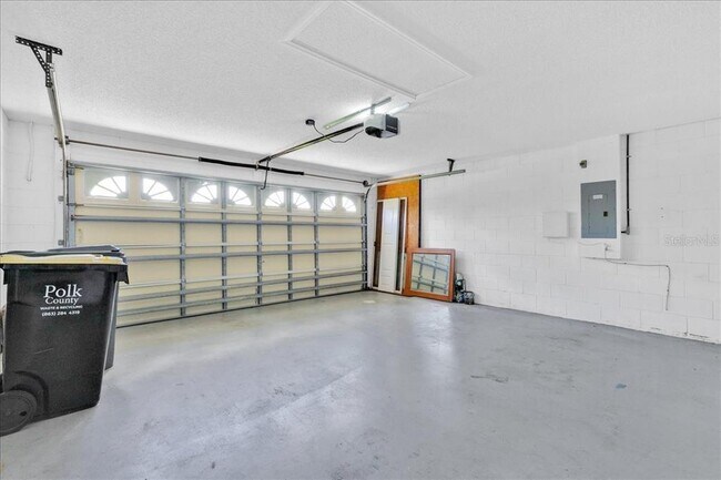 Building Photo - 112 Azalea Dr