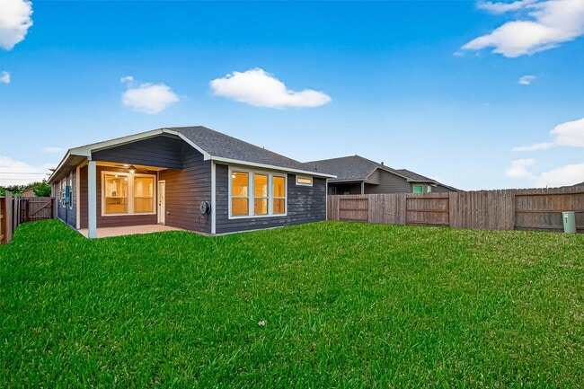Building Photo - 7927 Tindarey Maple Trace