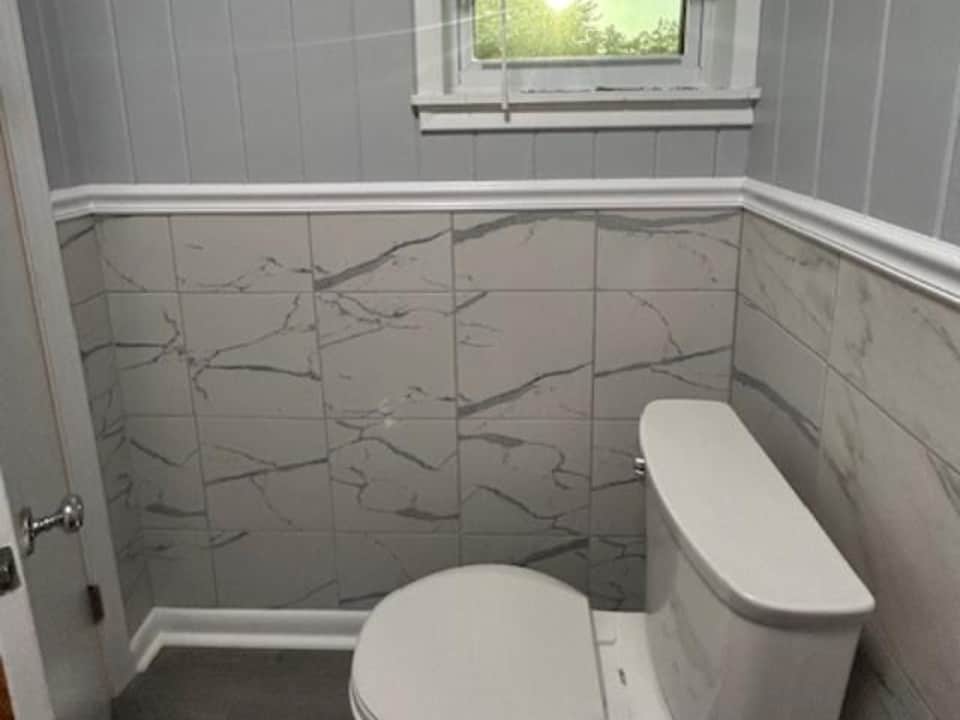 Bathroom - 2511 Mashburn Rd