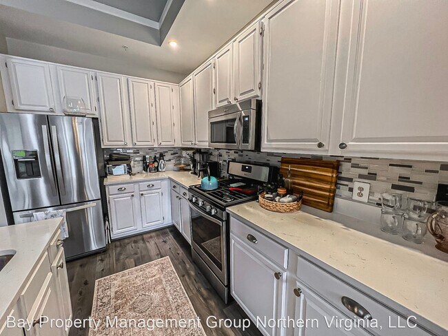 Building Photo - 2 br, 2 bath House - 6559 Grange Ln #402