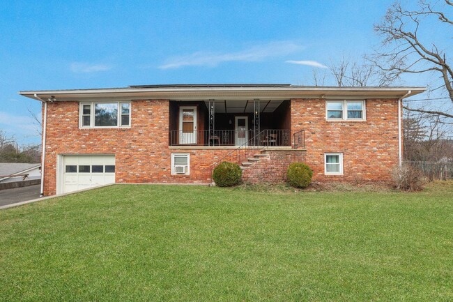 Building Photo - 2 Gillis Ave