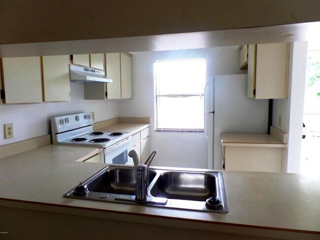 Building Photo - 219 Olmstead Dr