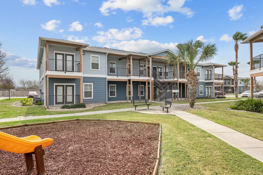 Building Photo - Paso Real