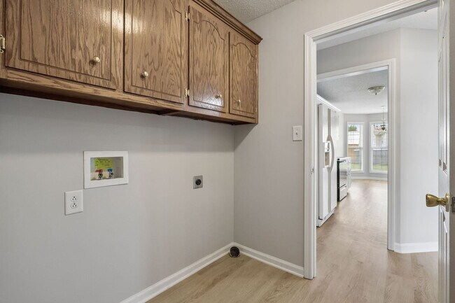 Building Photo - 3708 Kendra Ct N
