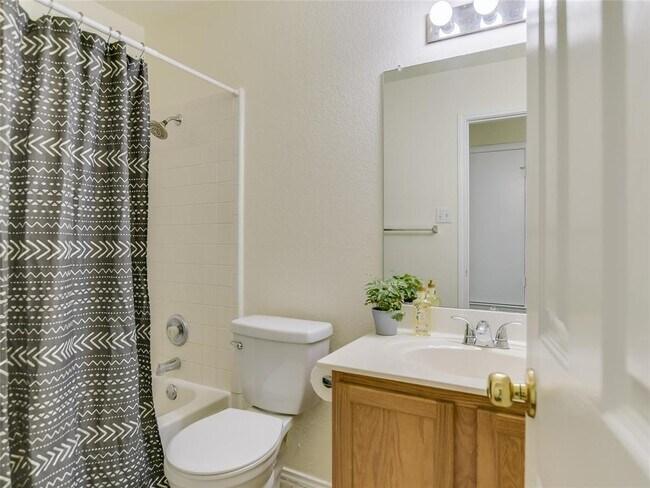 Building Photo - 17132 Dashwood Creek Dr