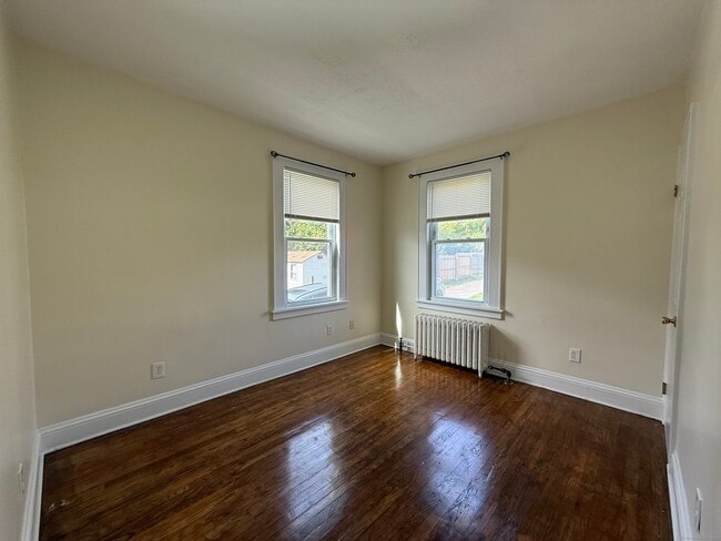 Building Photo - 556 Hawley Ave