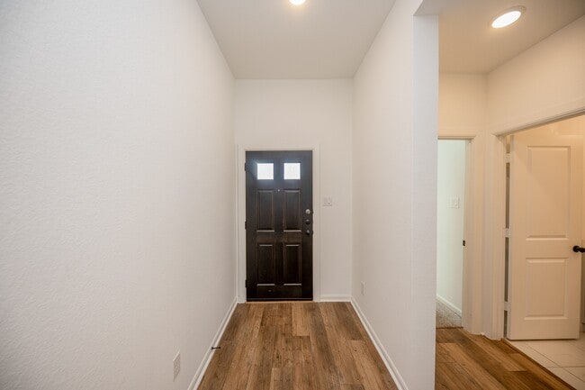 Building Photo - 42514 Summer Crst Rd