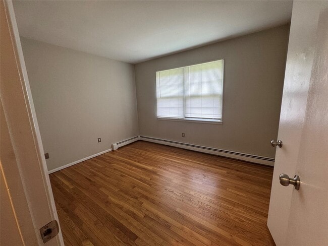 Building Photo - 553 Cross Hill Ln
