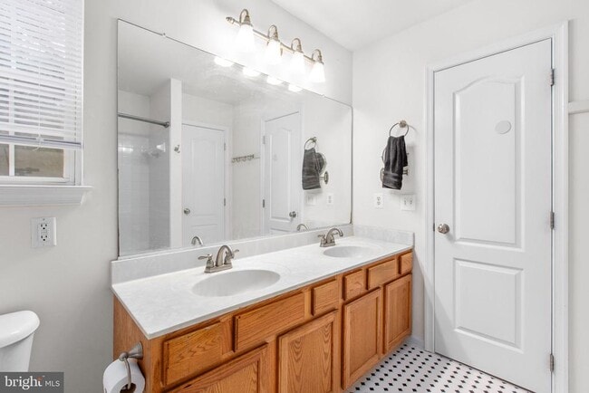 Building Photo - 53 Bloomington Ln