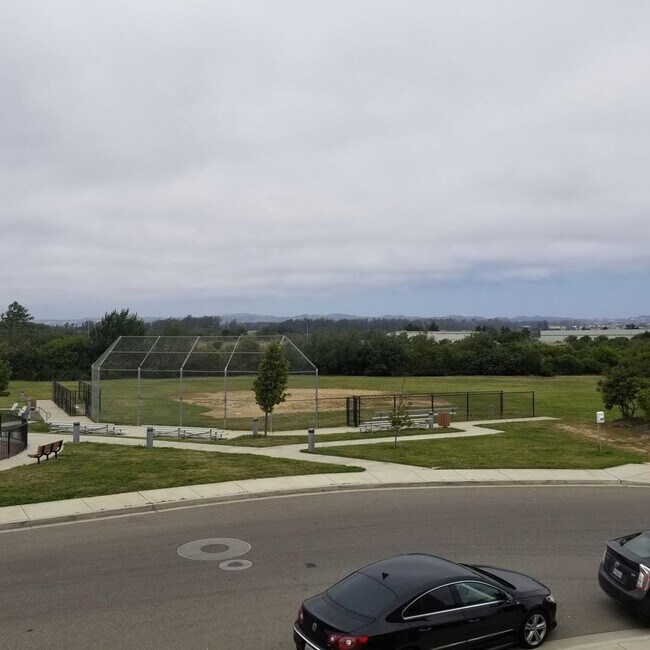 Building Photo - Seabreeze Apartment Homes - www.seabreezeapartmentslompoc.com