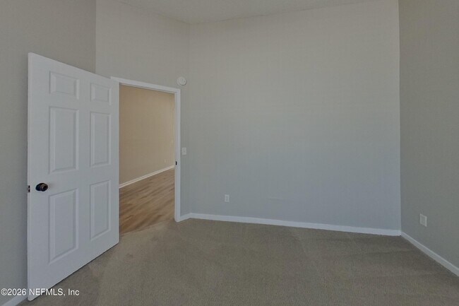 Building Photo - 12124 Roundham Ln N