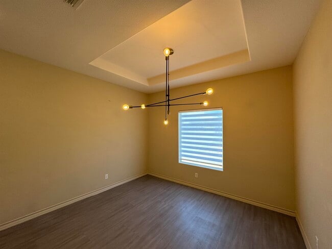 Building Photo - 120 Tranquilo Dr