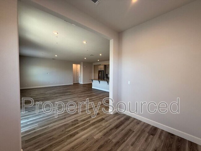 Building Photo - 614 Madrone St