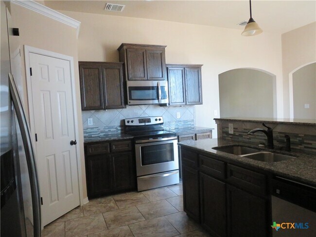 Building Photo - 6601 Morganite Ln