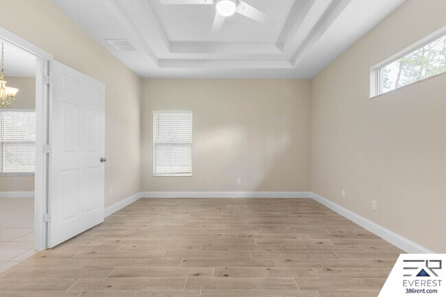 Building Photo - 19 Webwood Pl