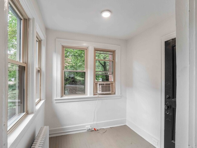 Building Photo - READY FOR MID-MAY!! FULLY RENOVATED 1 -BED...