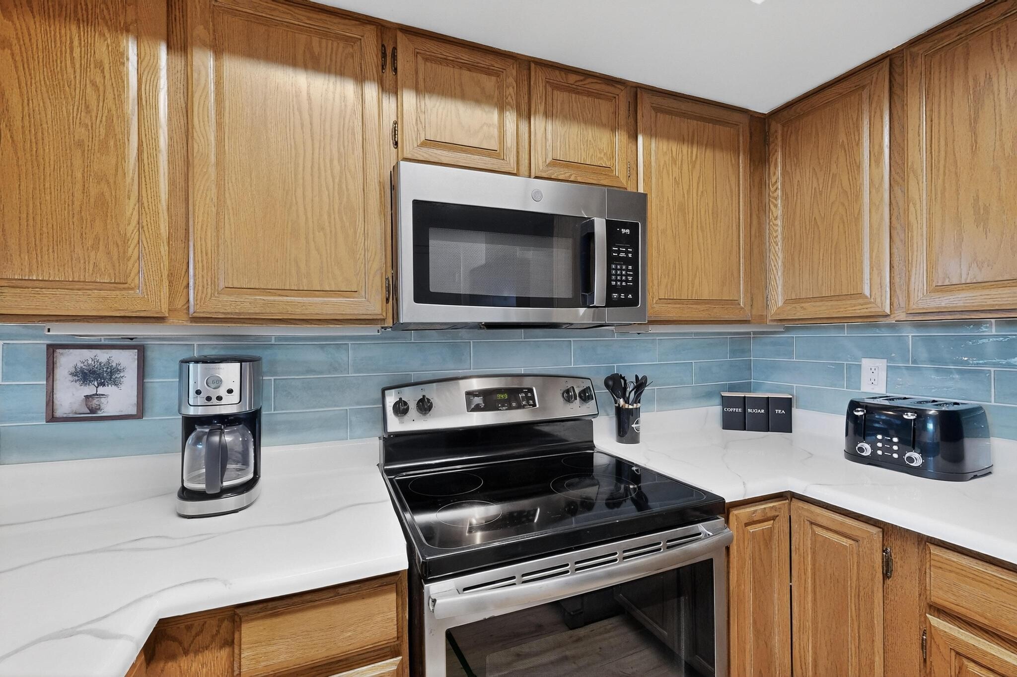 Building Photo - 6093 McKinney Dr NE