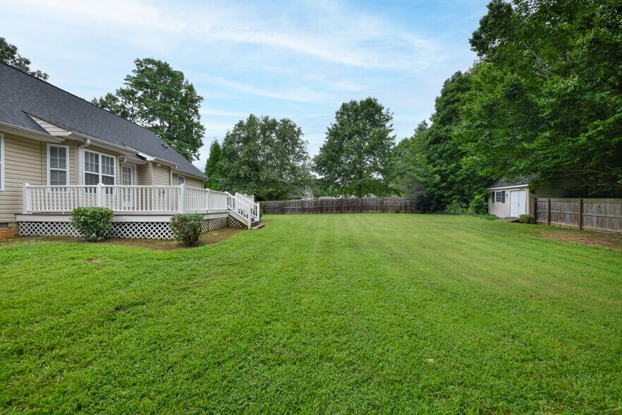 Building Photo - 7700 Foxdale Dr