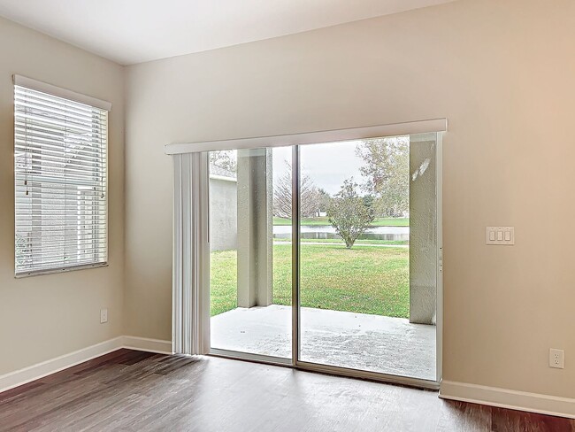 Building Photo - 6 BEDROOM 3 BATHROOM TWO STORY HOME ON IND...