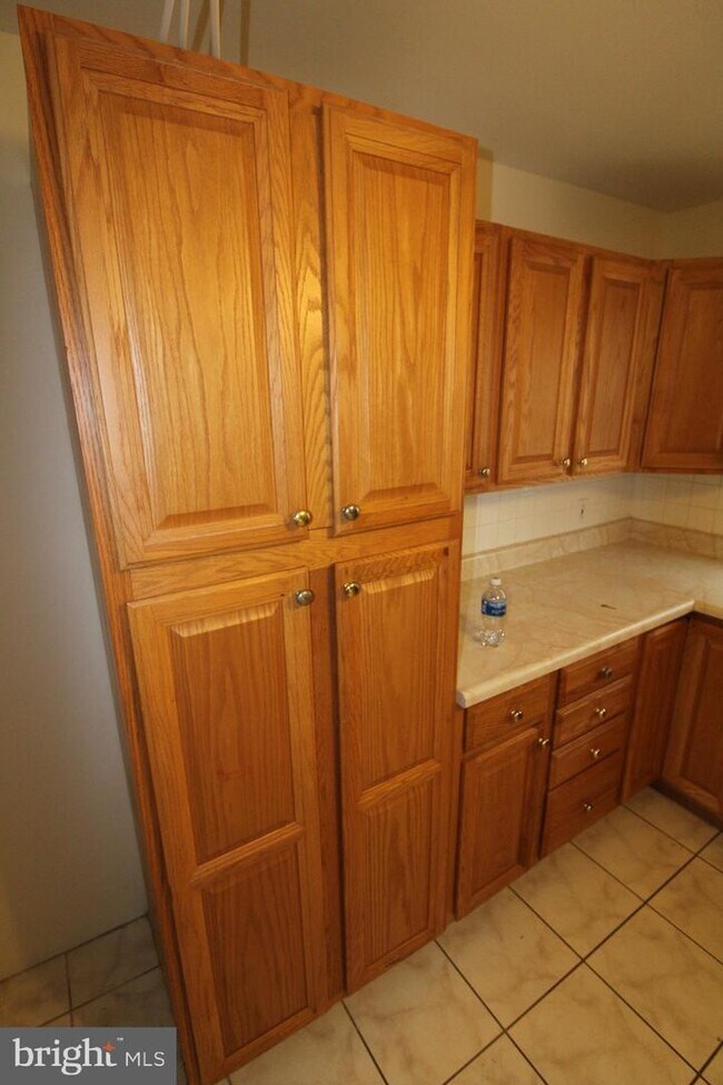 Building Photo - 4032 Quakerbridge Rd