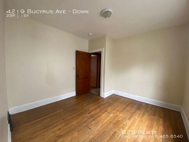 Building Photo - Spacious and ready to call home!