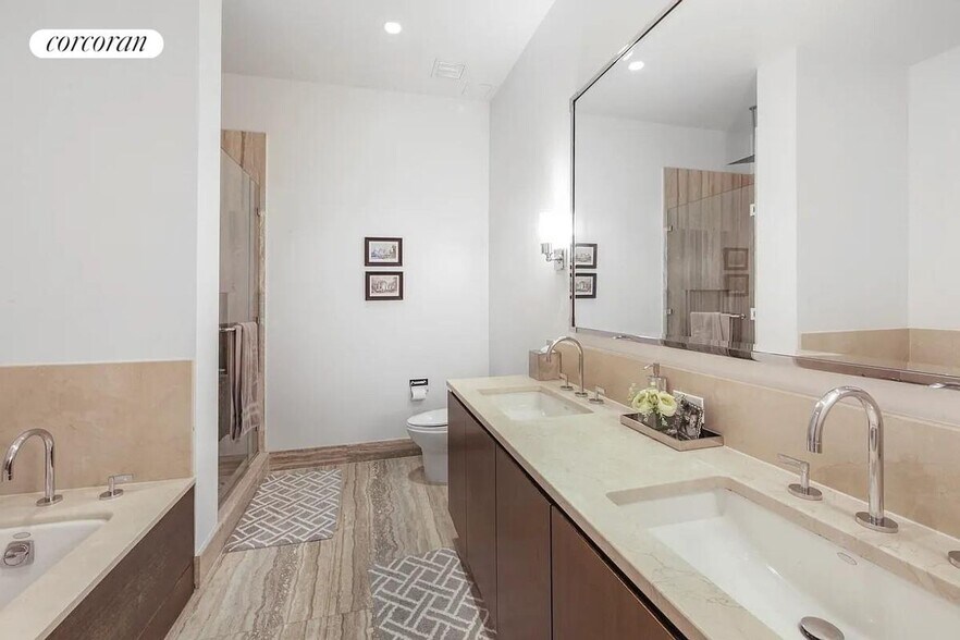 Building Photo - 260 Park Ave S