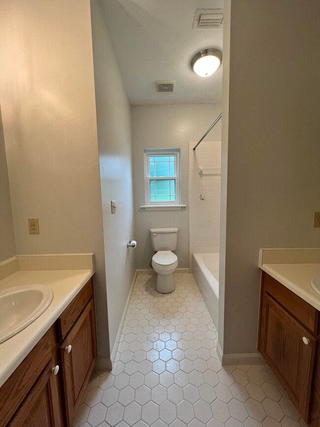 Building Photo - 4208 McLeod Dr