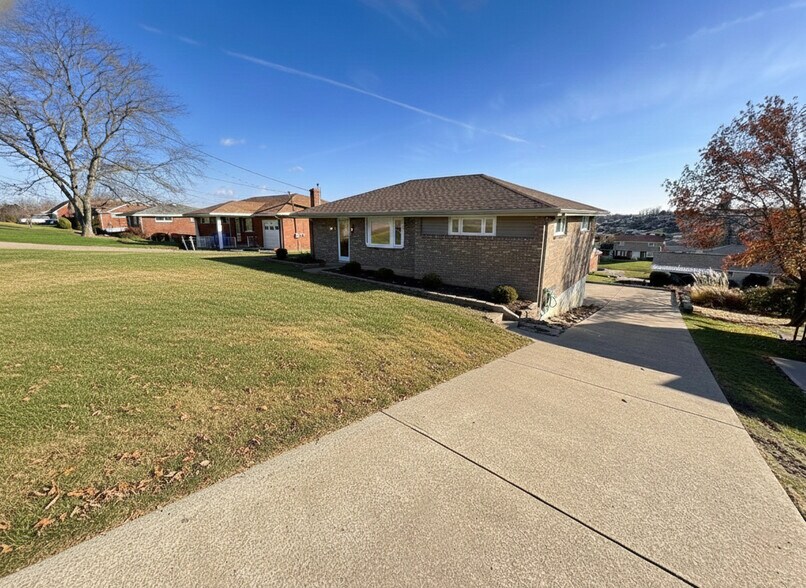 Primary Photo - 639 Scenery Dr