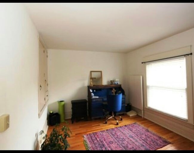 Building Photo - 709 Prospect Ave