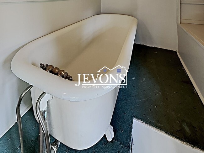 Building Photo - Jevons Property Management Presents 3 Bedrooms, 2.5 Bathrooms Two-Story Single-Family Home in New...