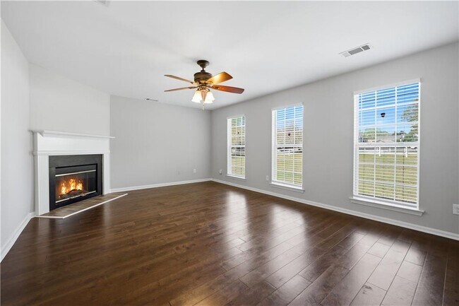 Building Photo - 1098 Village Creek
