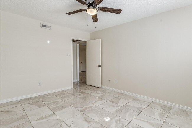 Building Photo - 5086 Matilda St