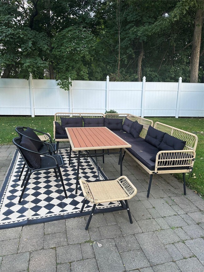 Building Photo - 29 Wilton Rd