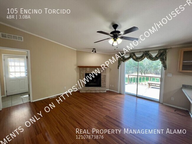 Building Photo - 105 Encino Torcido
