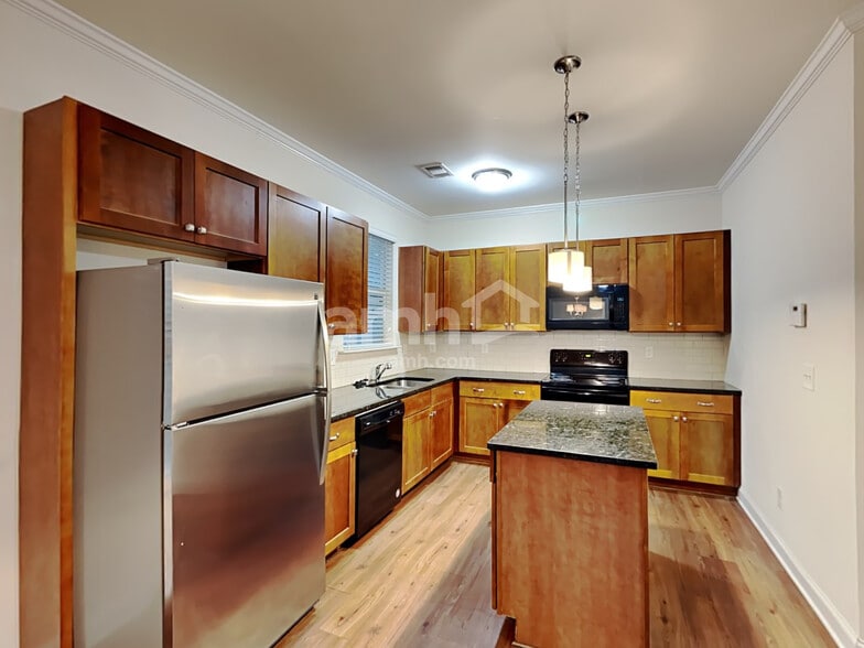 Building Photo - 2515 Beal St