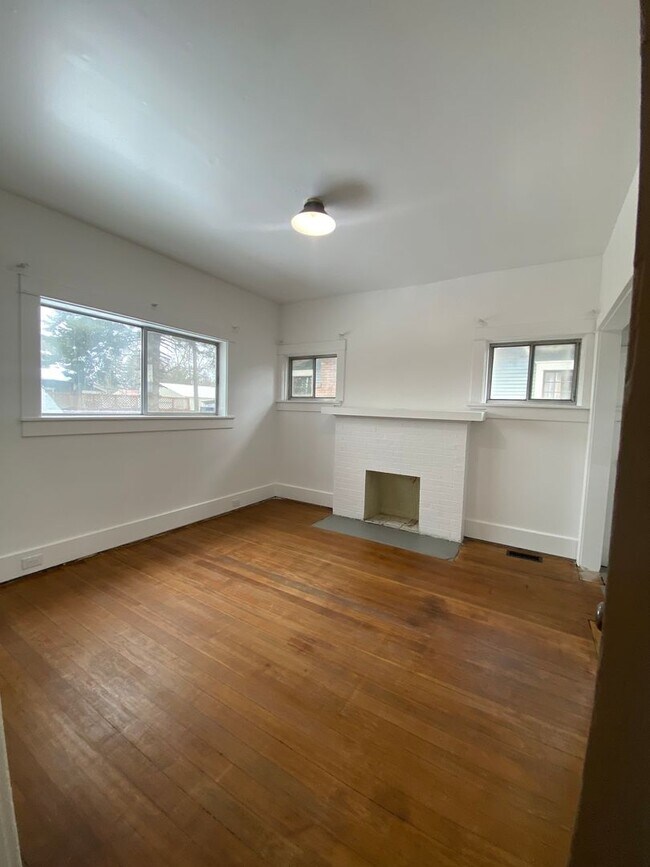 Building Photo - Illinois Duplex