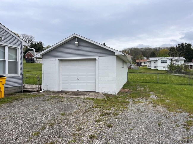 Building Photo - 108 Donald Ln