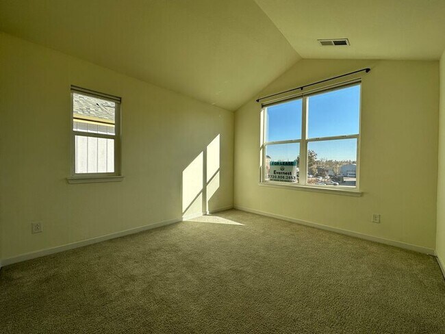 Building Photo - 2873 S Fox St