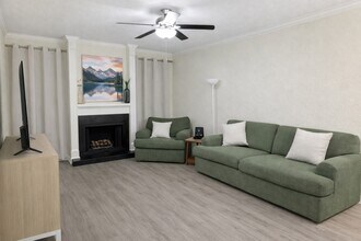 Building Photo - 10049 Westpark Dr