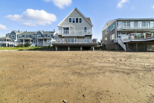 Primary Photo - 62 Cosey Beach Ave