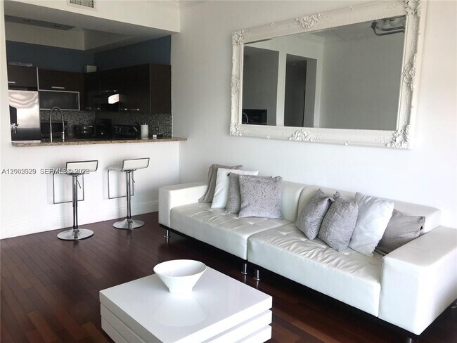 Building Photo - 2525 SW 3rd Ave