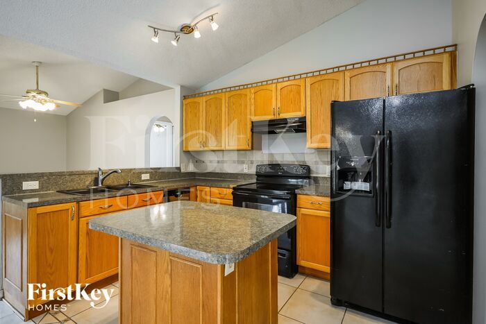 Building Photo - 1165 St Tropez Ct