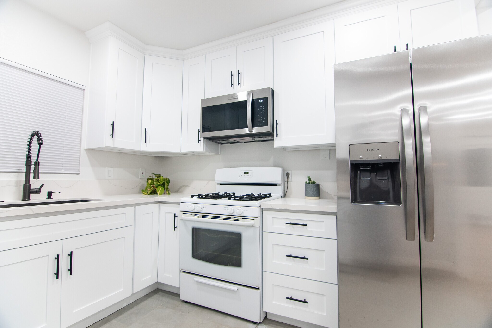 Kitchen - 14700 Friar St