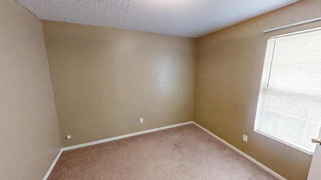 Building Photo - "Spacious 4-Bedroom Retreat with 2 Baths in Prime Killeen Location – 1,590 Sq Ft of Comfort!"