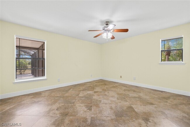 Building Photo - 3212 SE 1st Ct